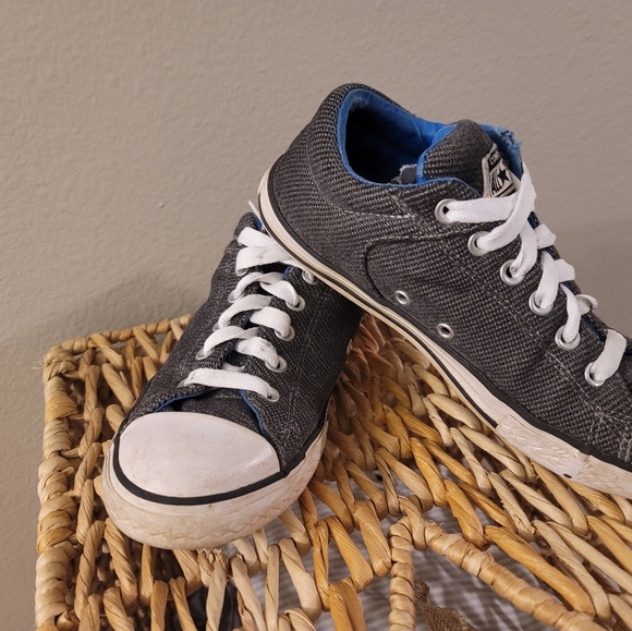 Converse - Picture 2 of 3